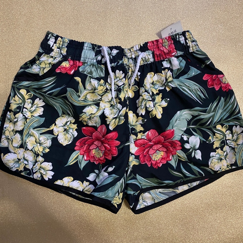 Juniors/Women’s Floral Swim Shorts With Drawstring